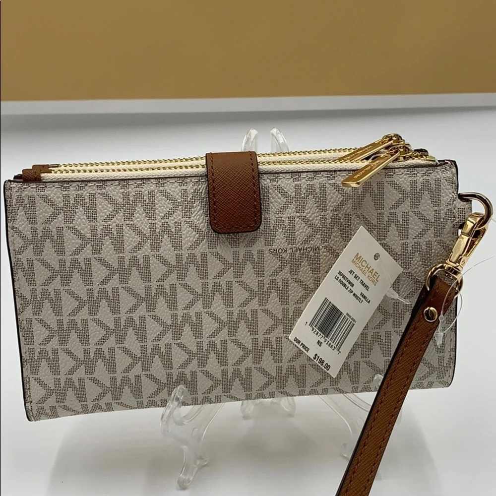 MICHAEL KORS LG DOUBLE ZIP WRISTLET VANILLA - Picture 1 of 16